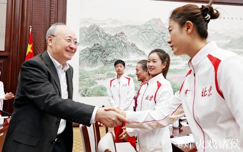 尹力与参加第十五届全运会等赛事的北京运动员教练员代表及群众体育先进代表座谈 尹力与参加第十五届全运会等赛事的北京运动员教练员代表及群众体育先进代表座谈